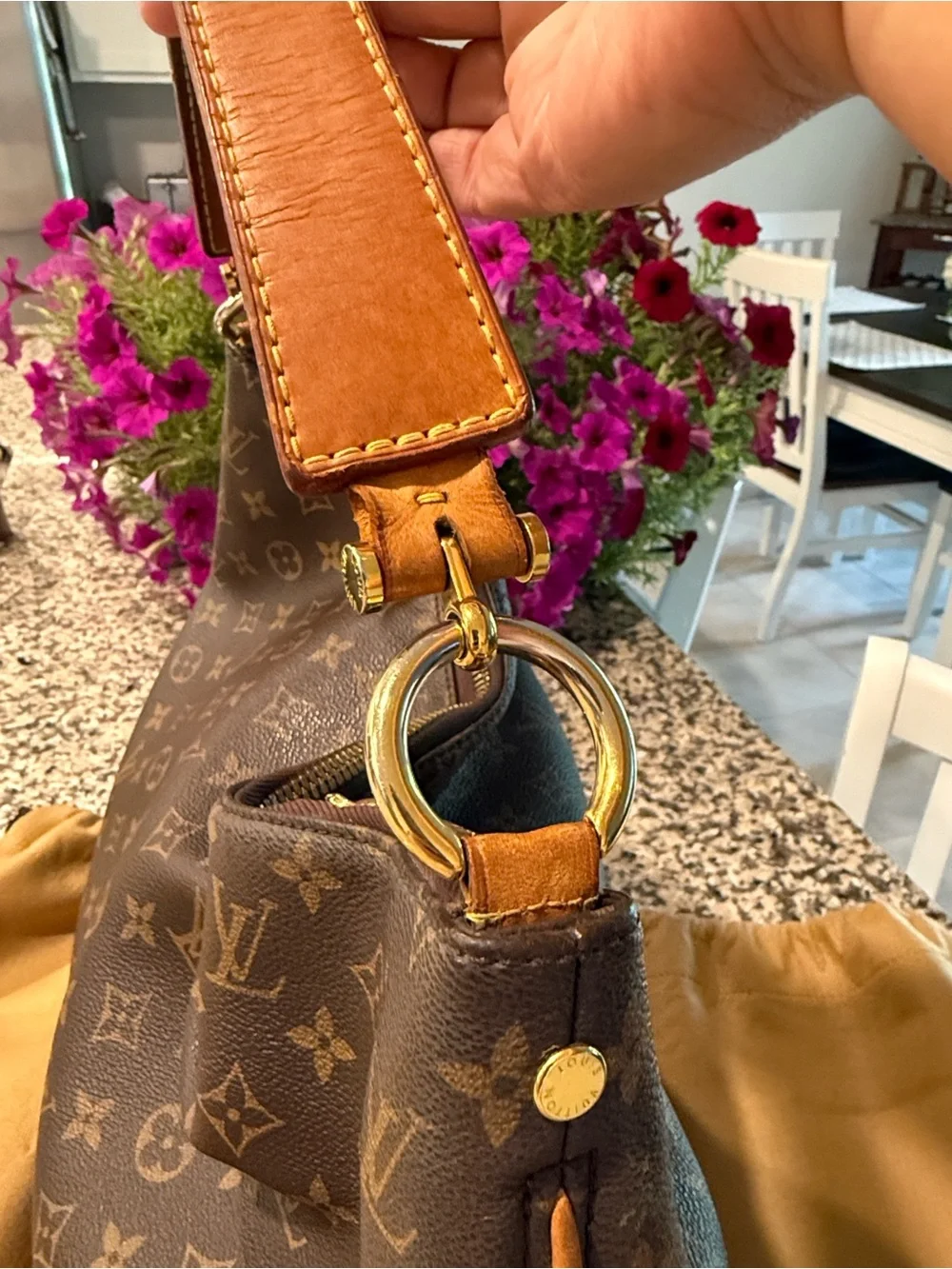 🌹Louis Vuitton Sully MM Monogram Canvas Hobo Bag
